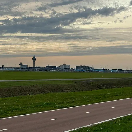 De Leeuw *